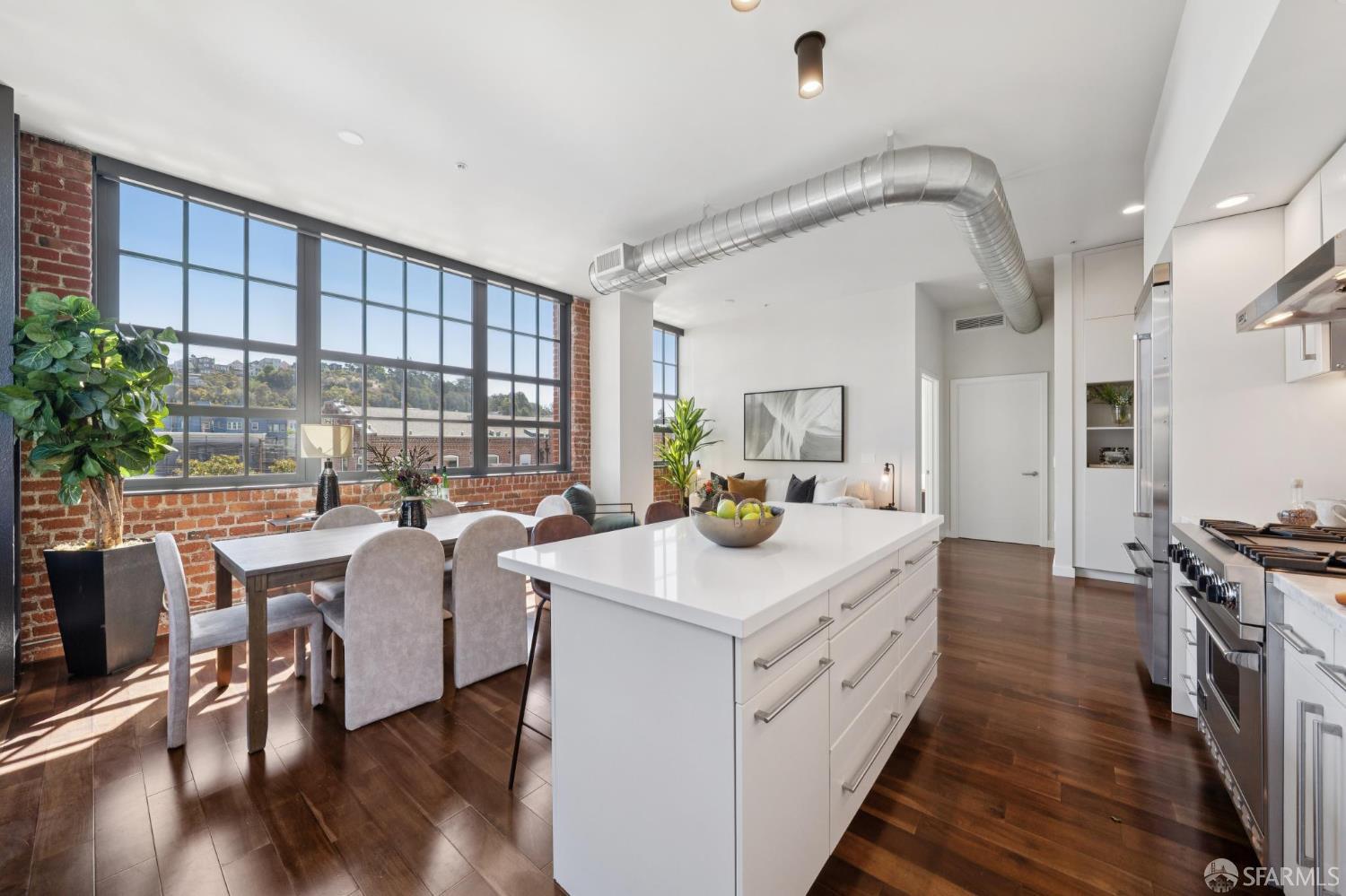 2101 Bryant Street # 306