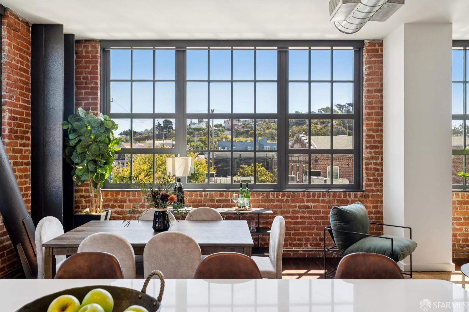 2101 Bryant Street # 306