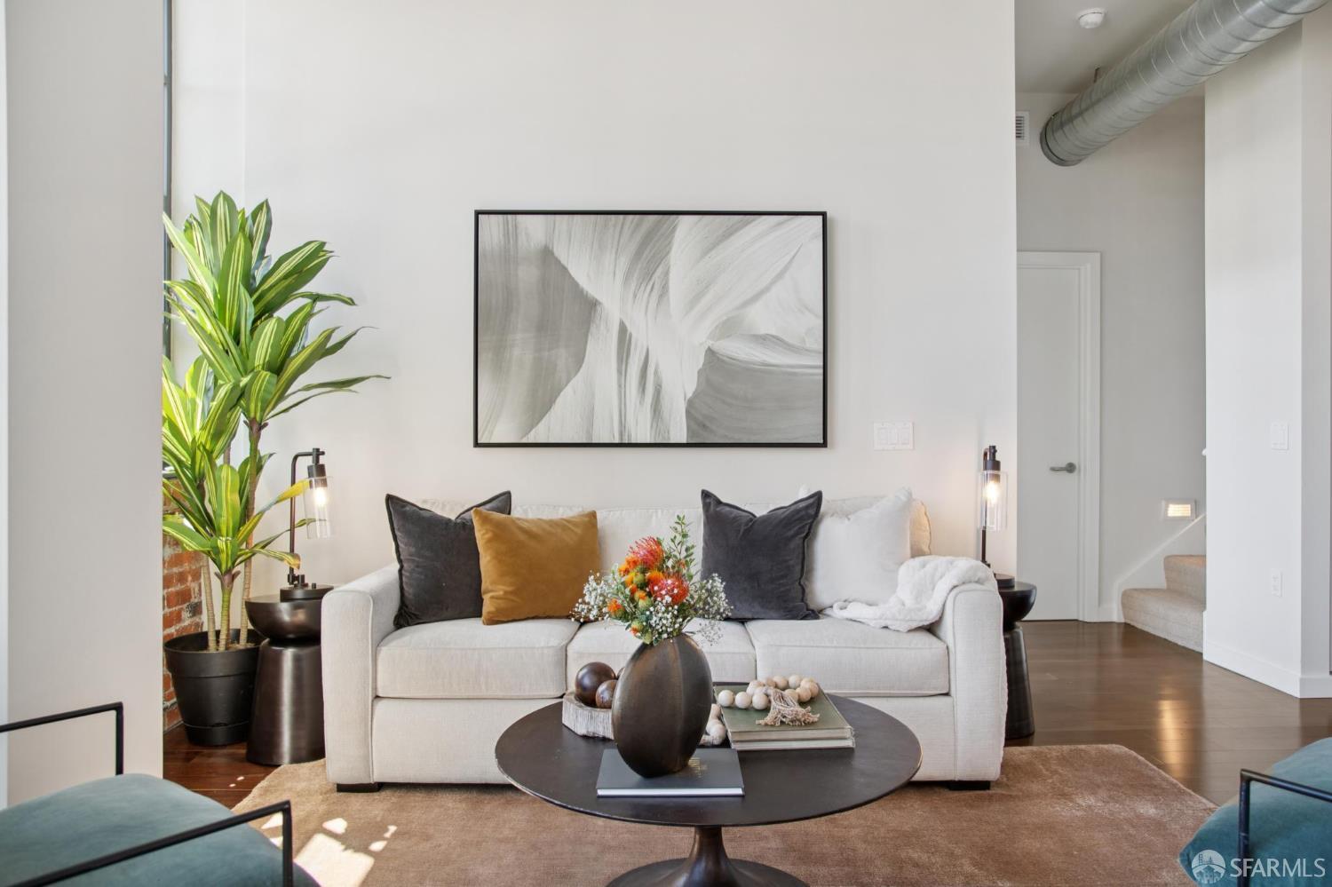 2101 Bryant Street # 306