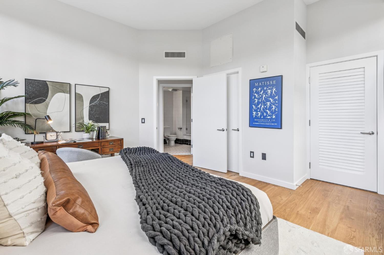 2101 Bryant Street # 205