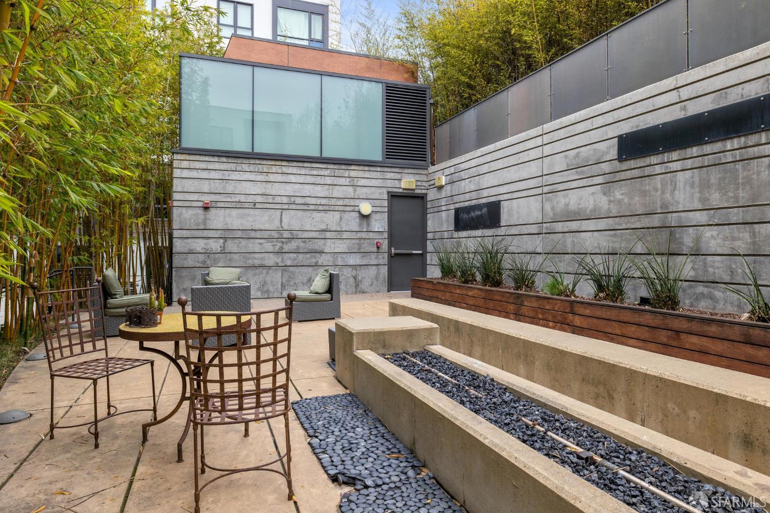 2101 Bryant Street # 205