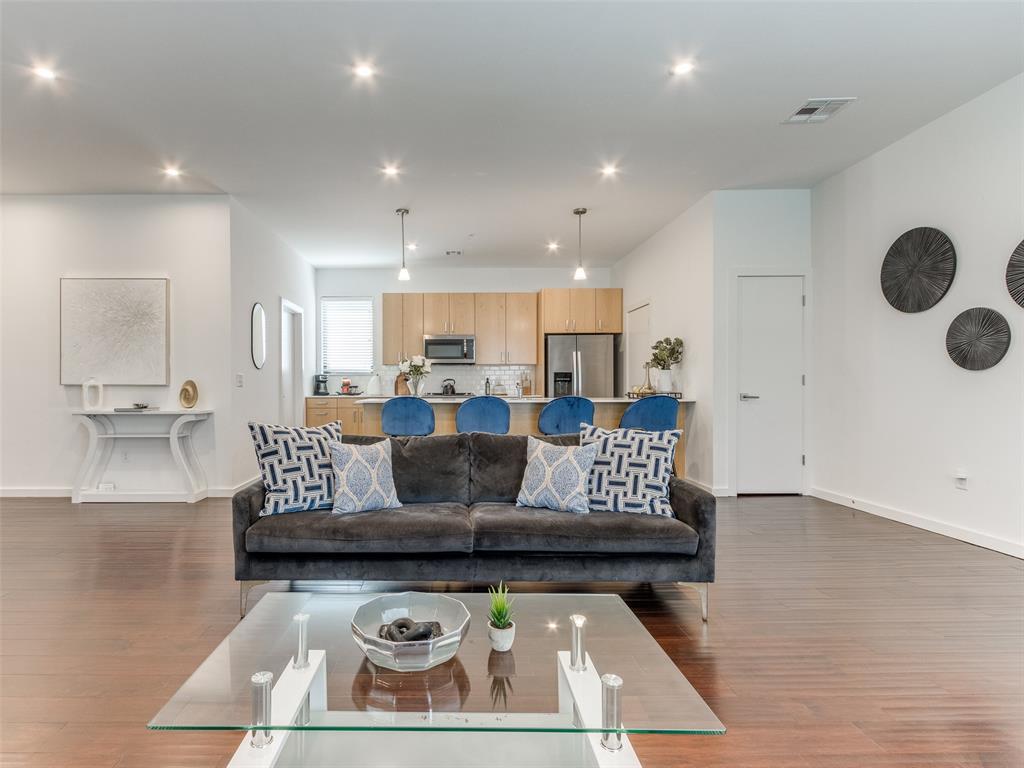 627 Couch Drive Unit: 17