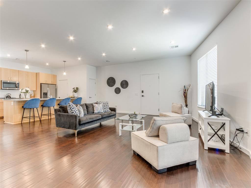 627 Couch Drive Unit: 17