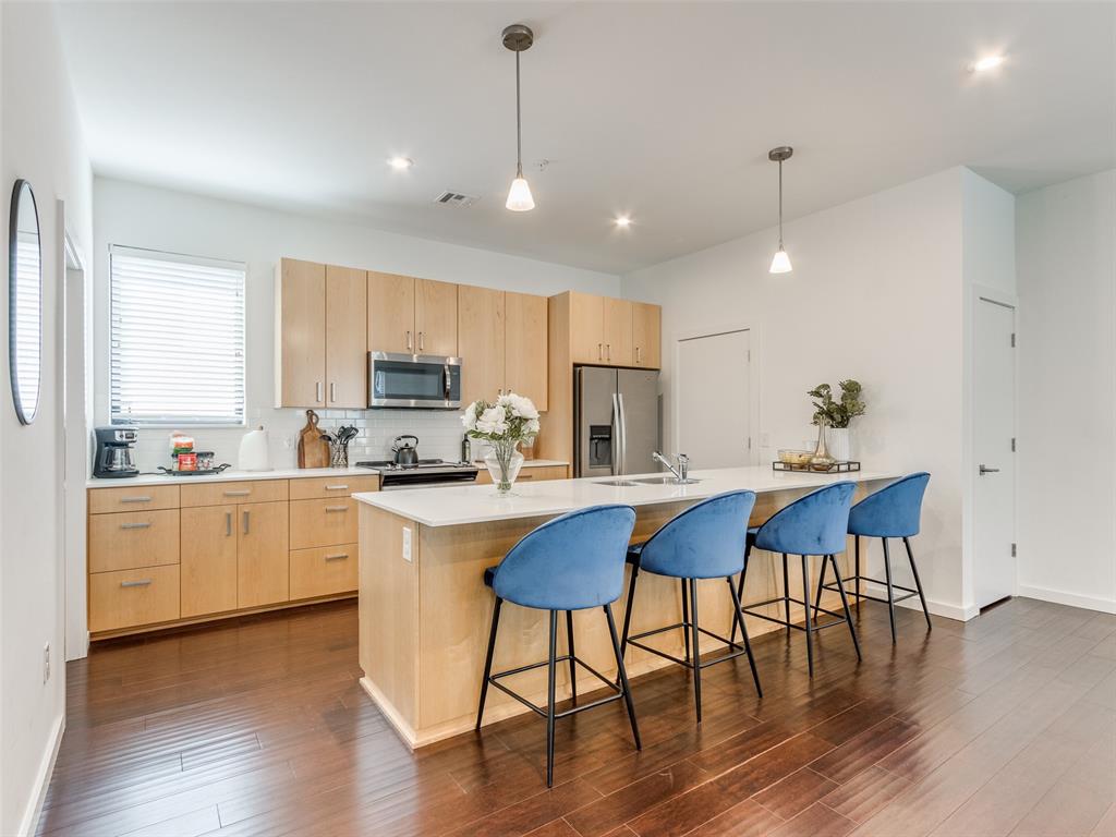 627 Couch Drive Unit: 17