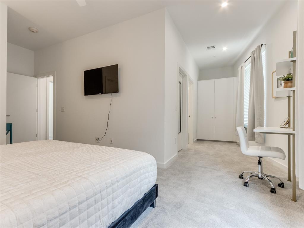 627 Couch Drive Unit: 17