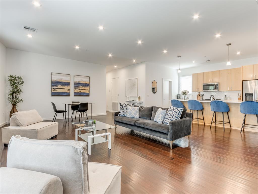627 Couch Drive Unit: 17