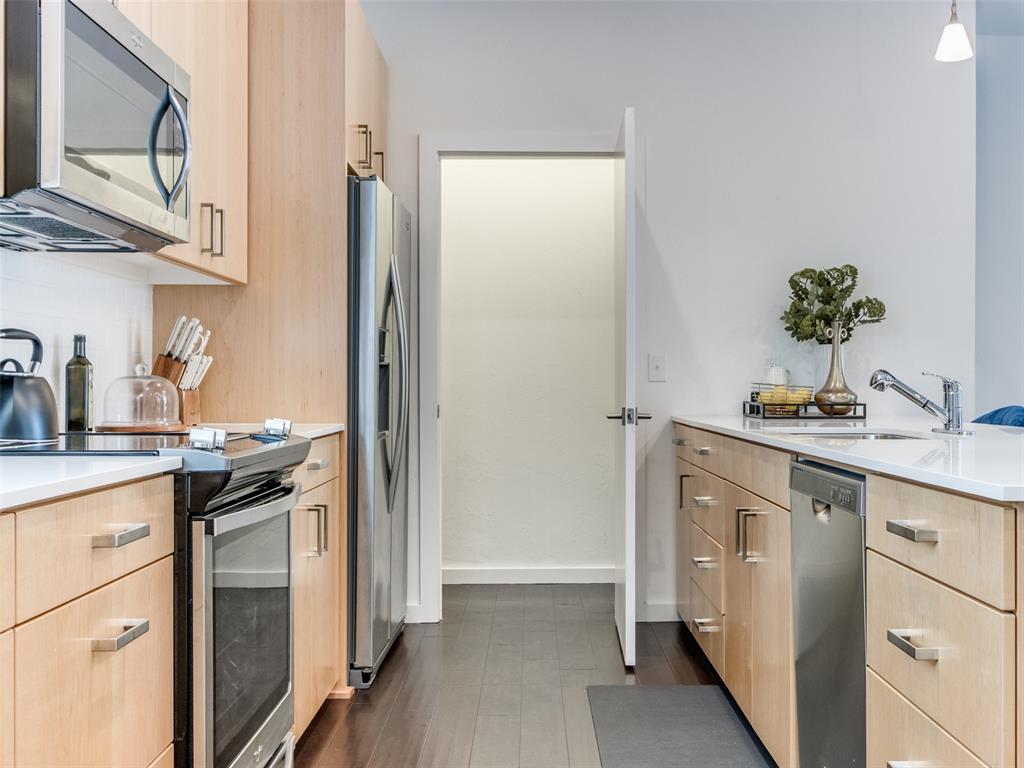 627 Couch Drive Unit: 17