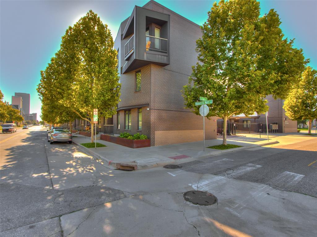 627 Couch Drive Unit: 17