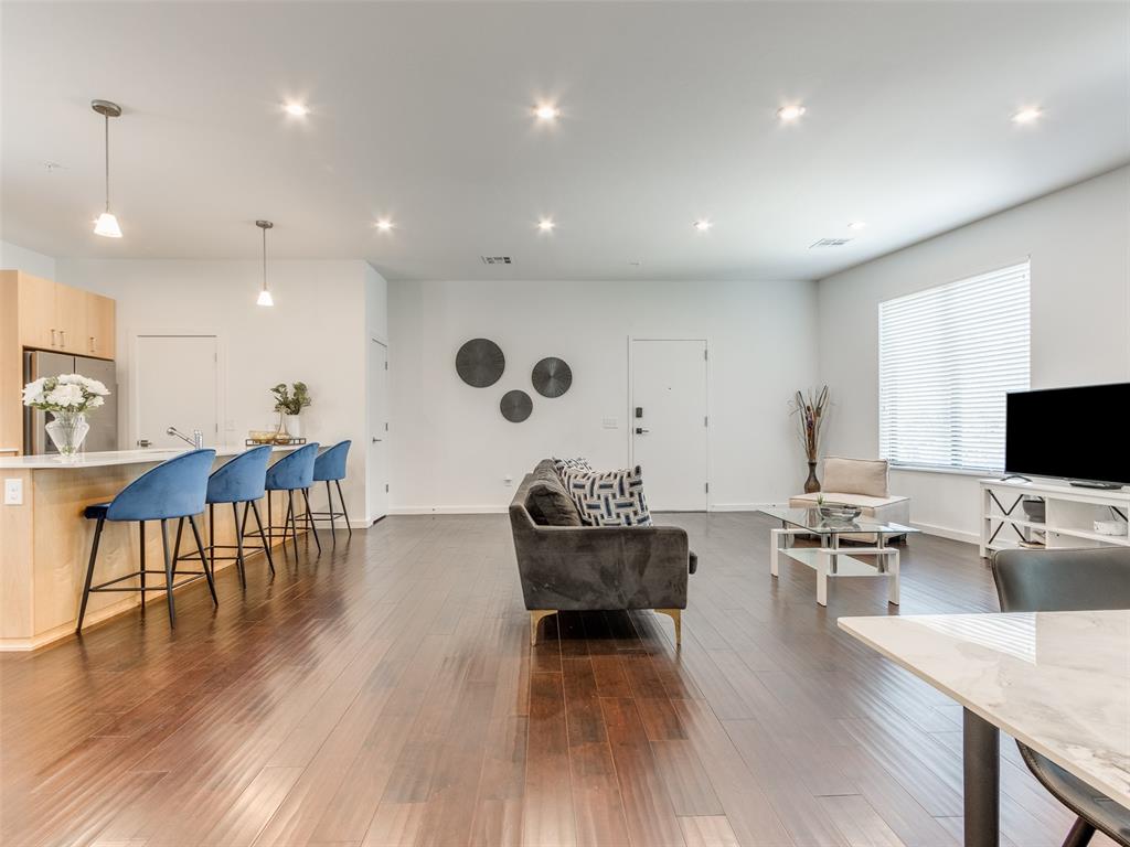627 Couch Drive Unit: 17