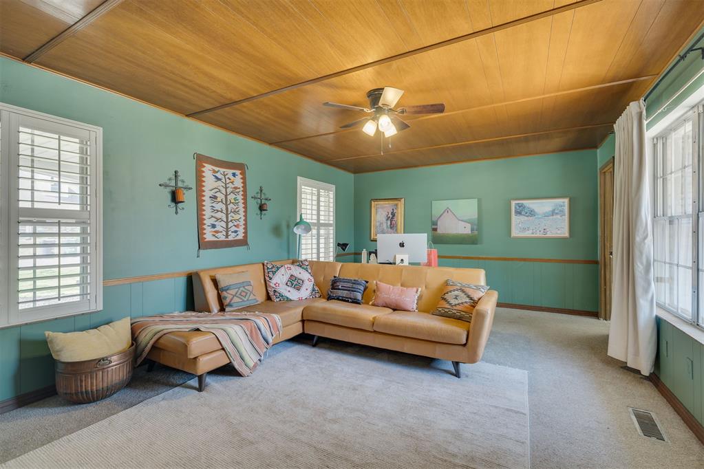 3228 NW 35th Place