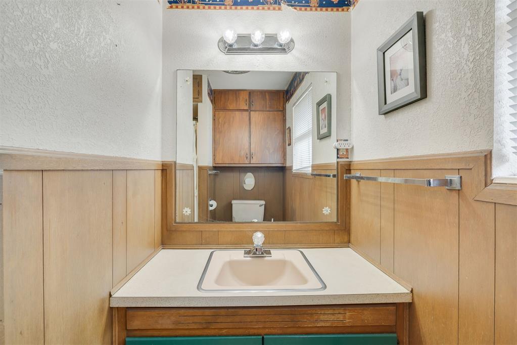 3228 NW 35th Place
