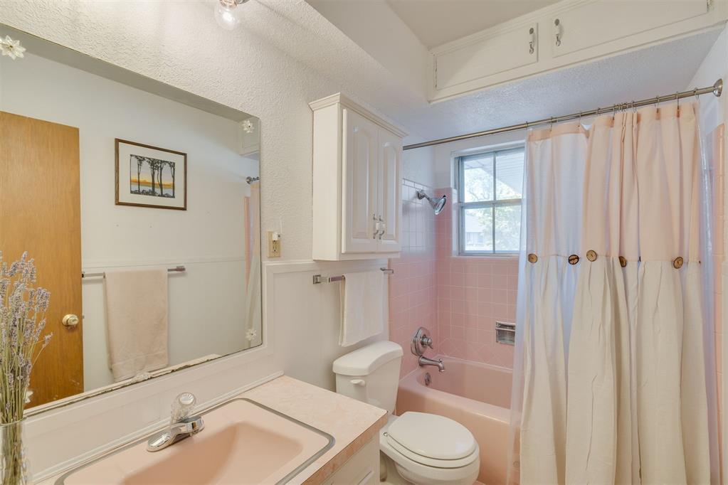 3228 NW 35th Place
