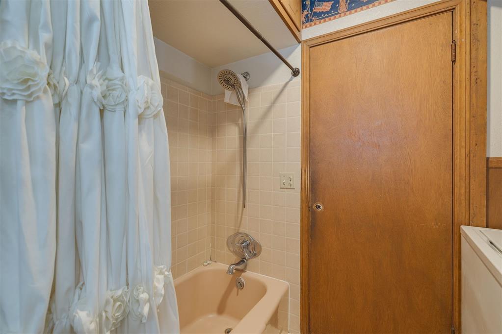 3228 NW 35th Place