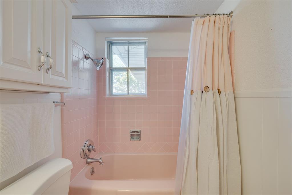 3228 NW 35th Place