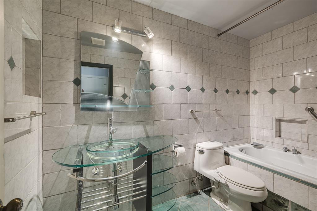 2527 NW 62nd Street Unit: 214