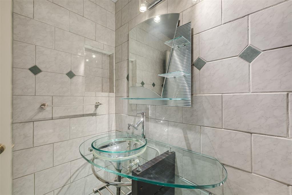 2527 NW 62nd Street Unit: 214