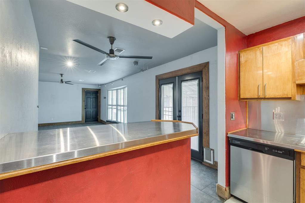 2527 NW 62nd Street Unit: 214