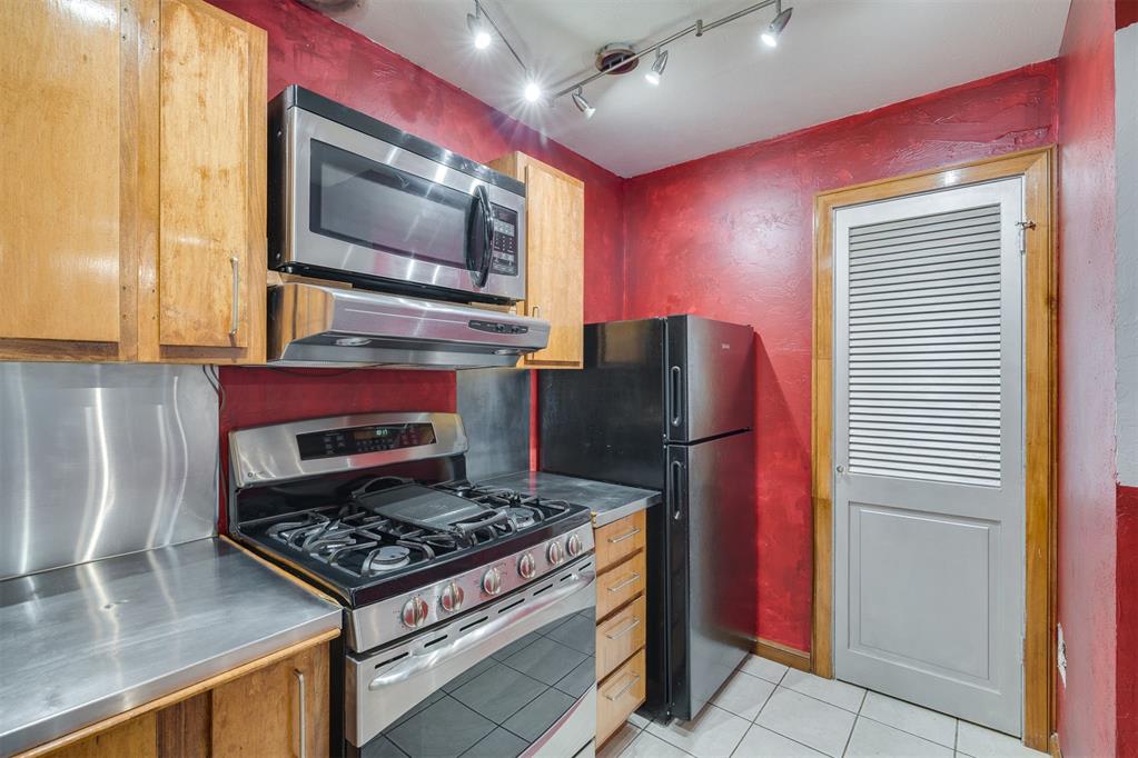 2527 NW 62nd Street Unit: 214