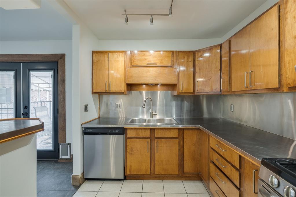 2527 NW 62nd Street Unit: 214