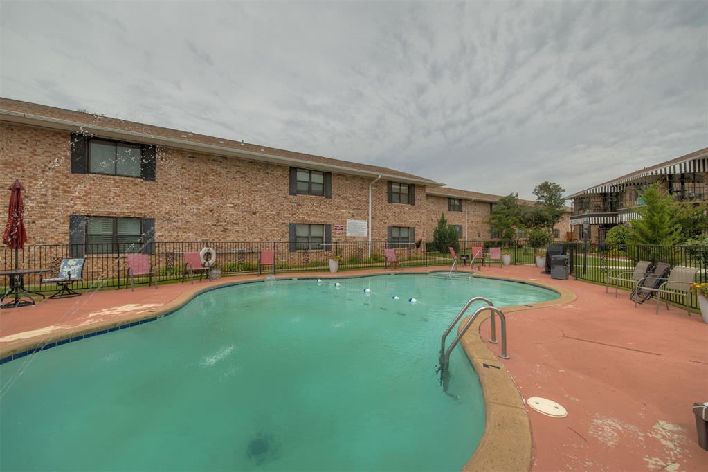 2527 NW 62nd Street Unit: 214