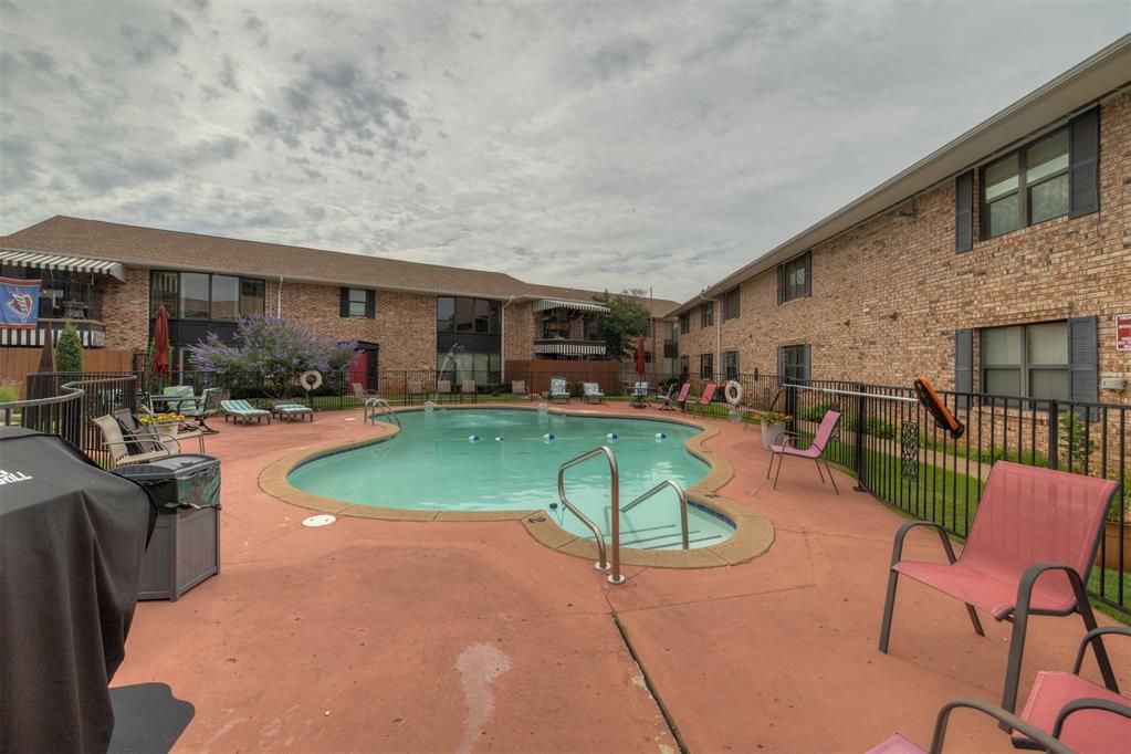 2527 NW 62nd Street Unit: 214