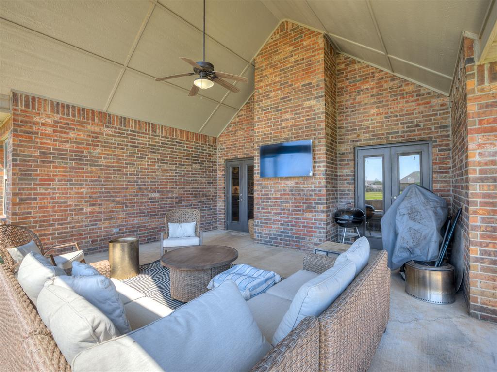 10071 Woodland Way