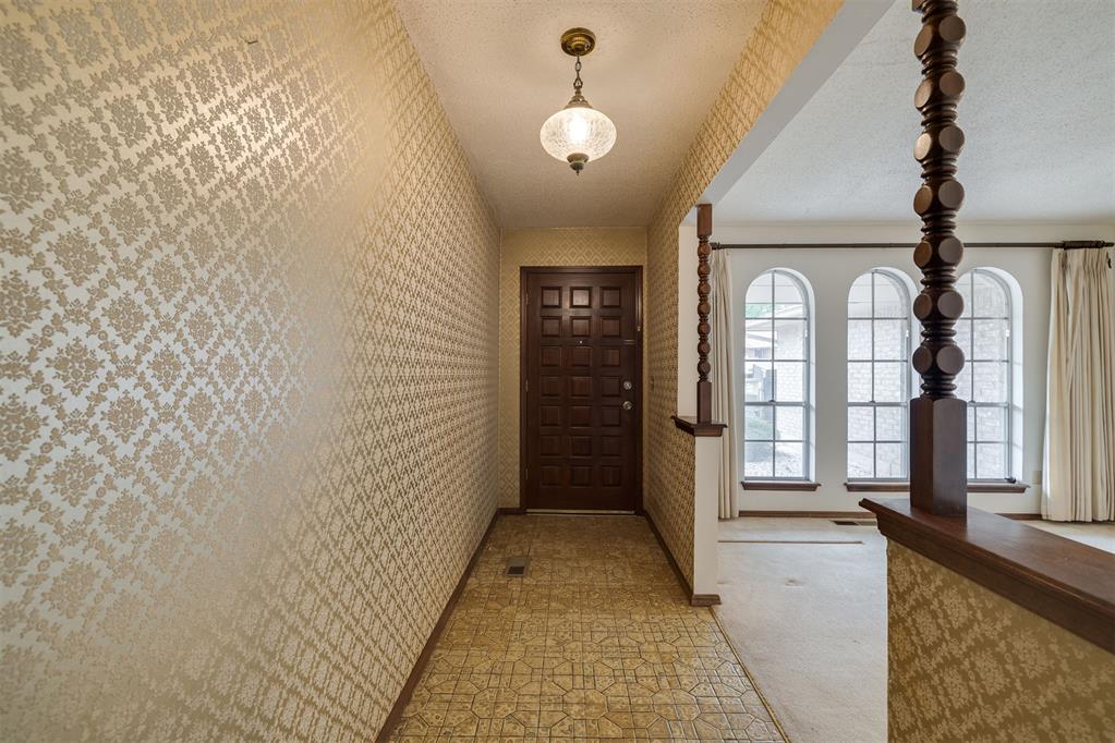 2904 Shadybrook Drive
