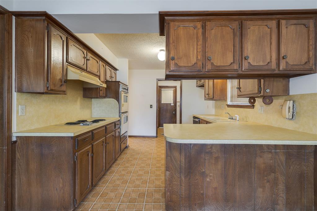 2904 Shadybrook Drive