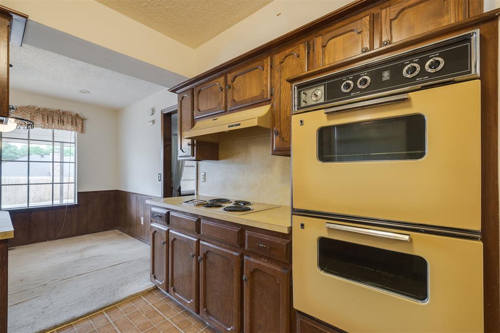 2904 Shadybrook Drive