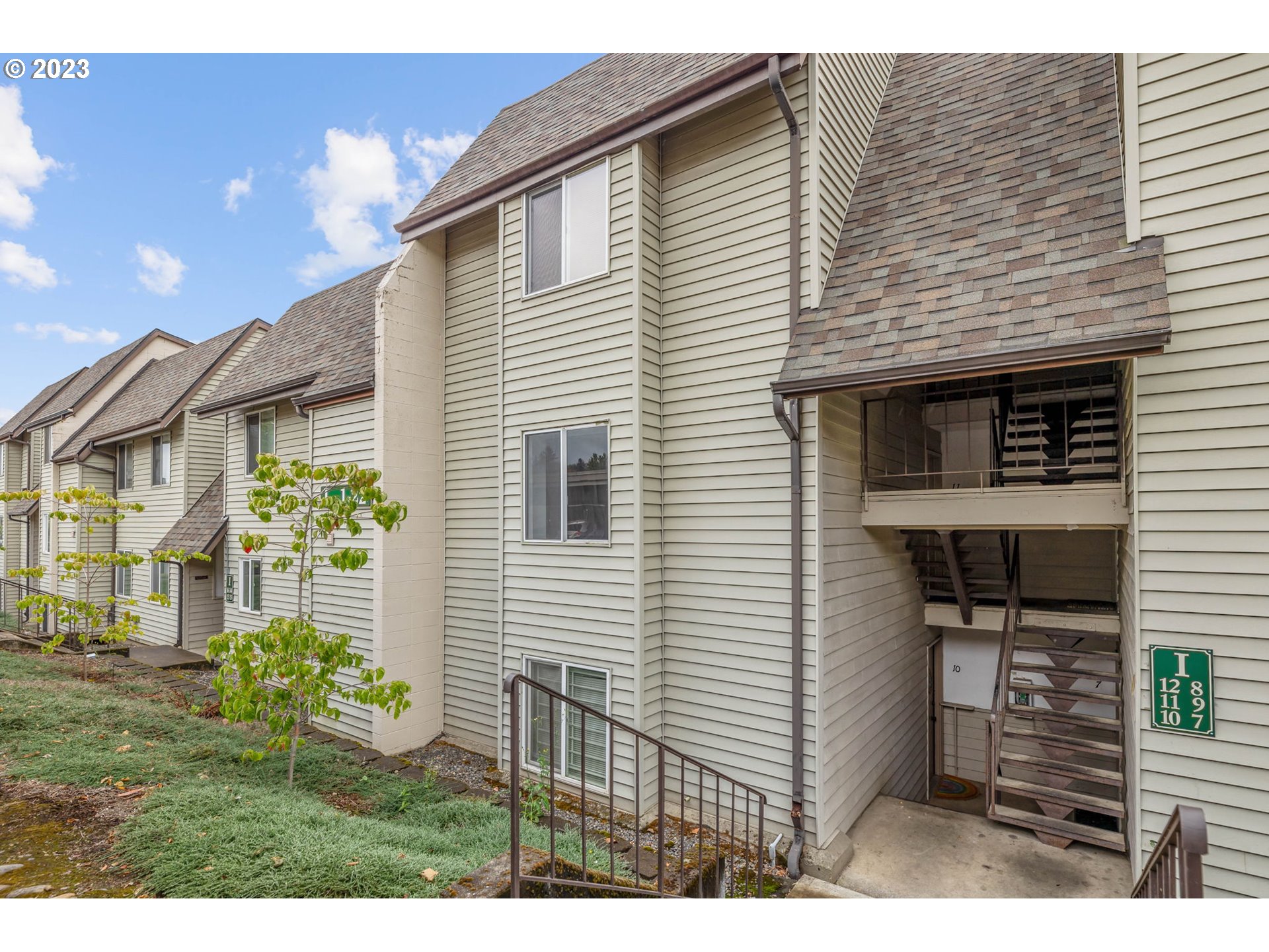 200 SW FLORENCE AVE I-11