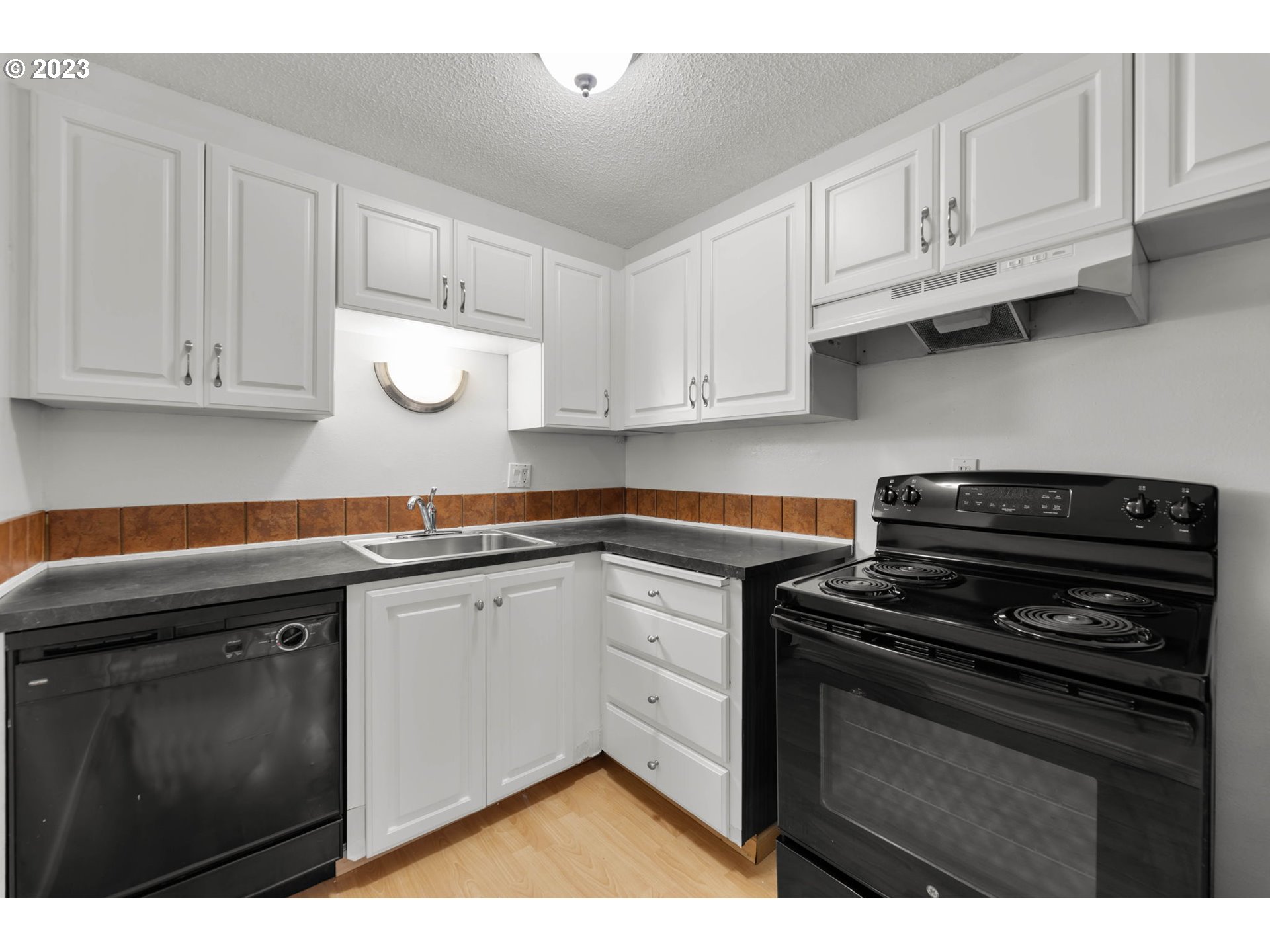 200 SW FLORENCE AVE I-11