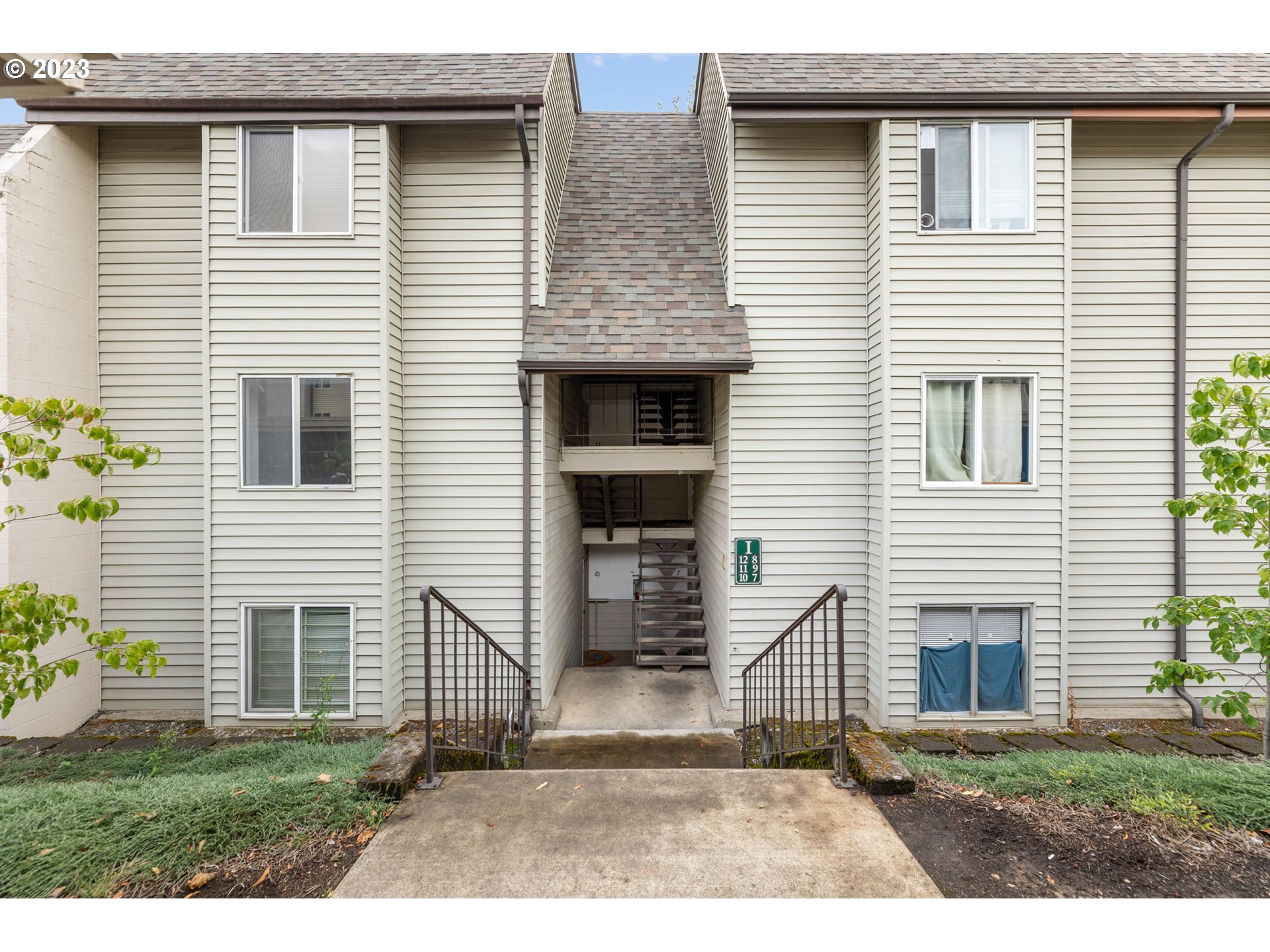200 SW FLORENCE AVE I-11