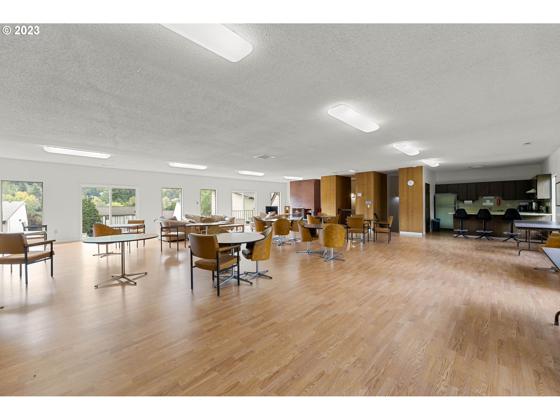 200 SW FLORENCE AVE I-11