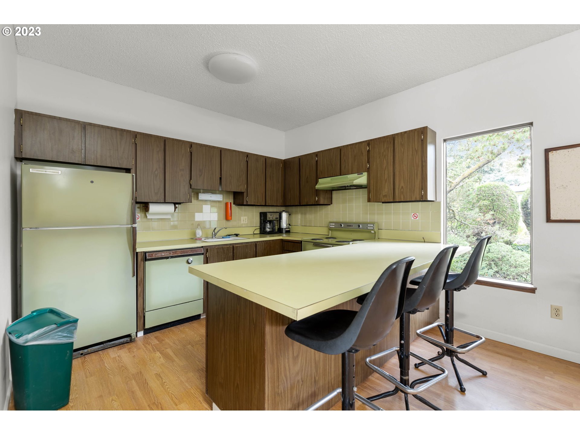 200 SW FLORENCE AVE I-11