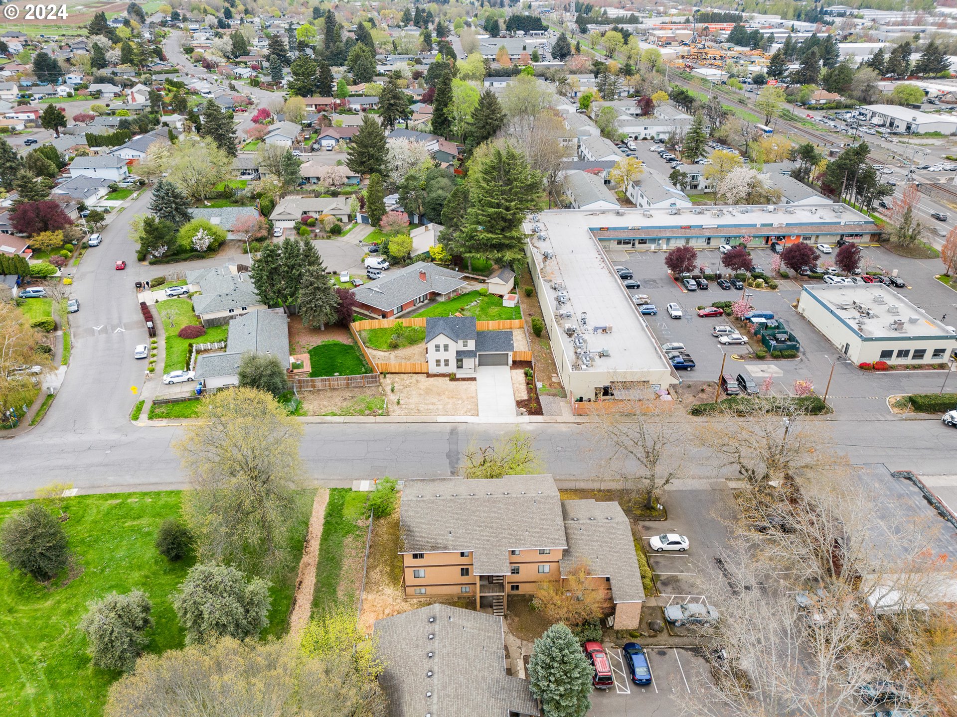 4125 NE 141st DR