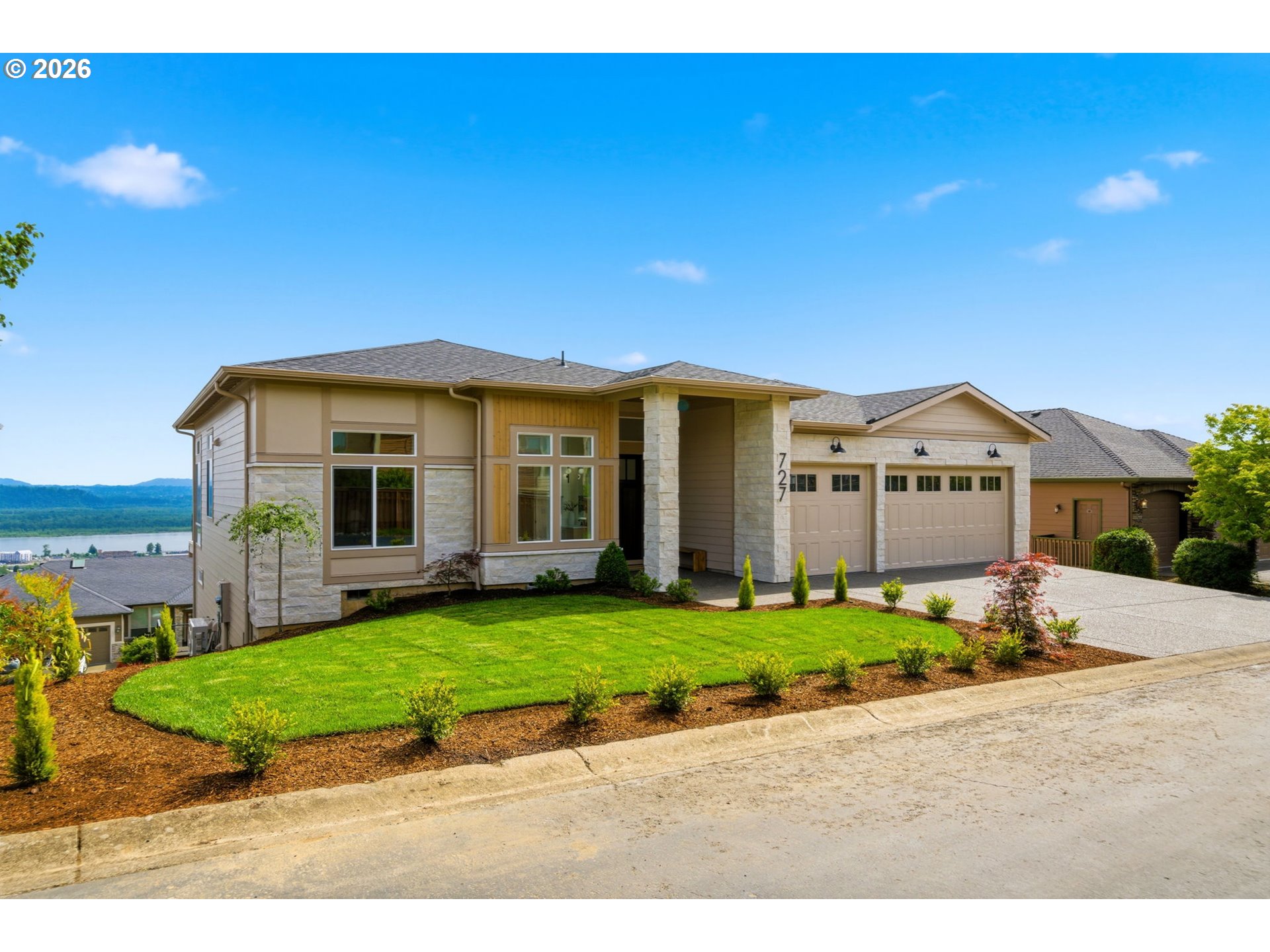 727 W ALDER CT