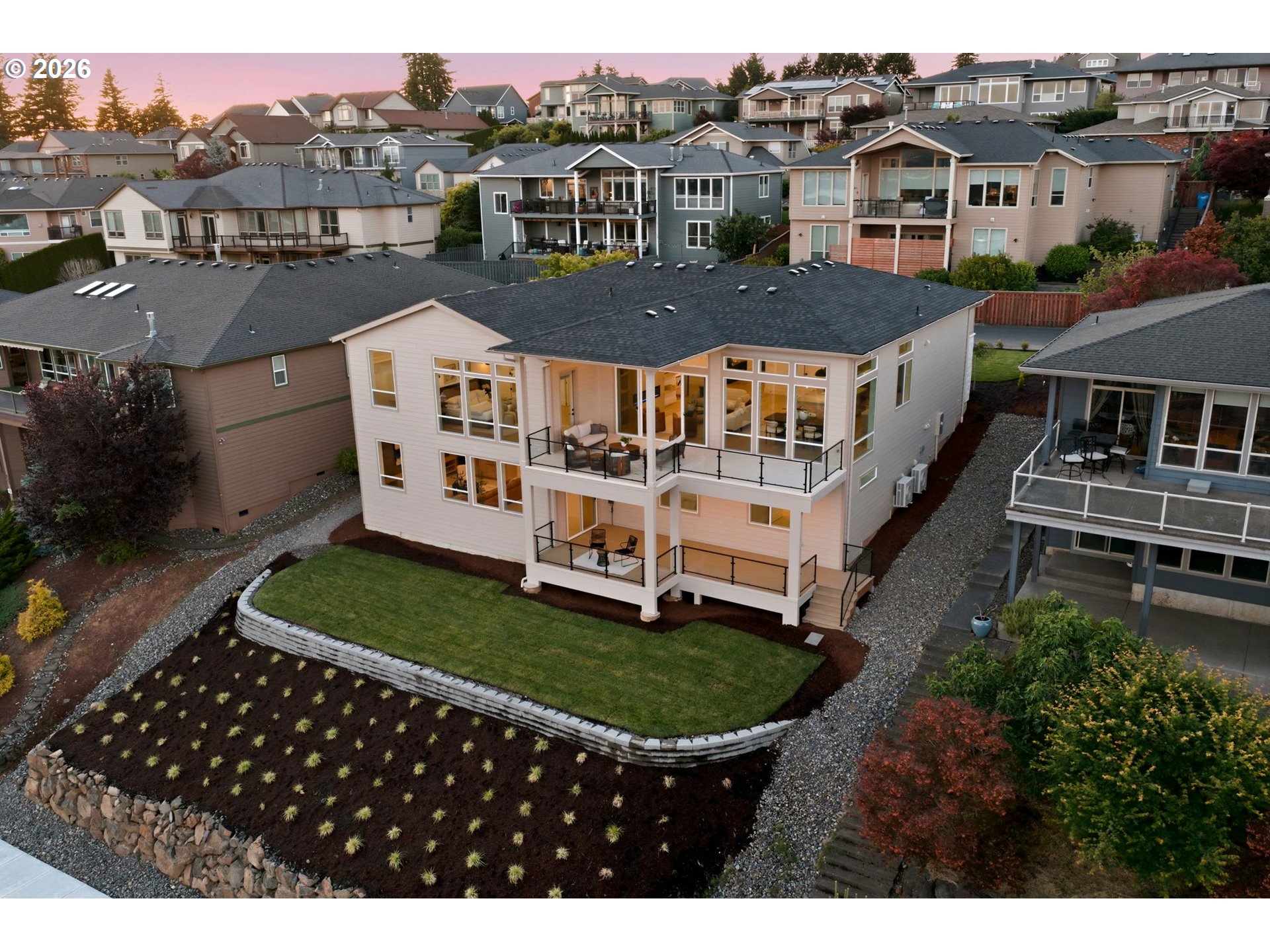 727 W ALDER CT