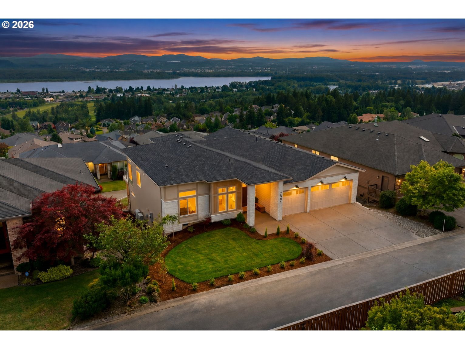 727 W ALDER CT