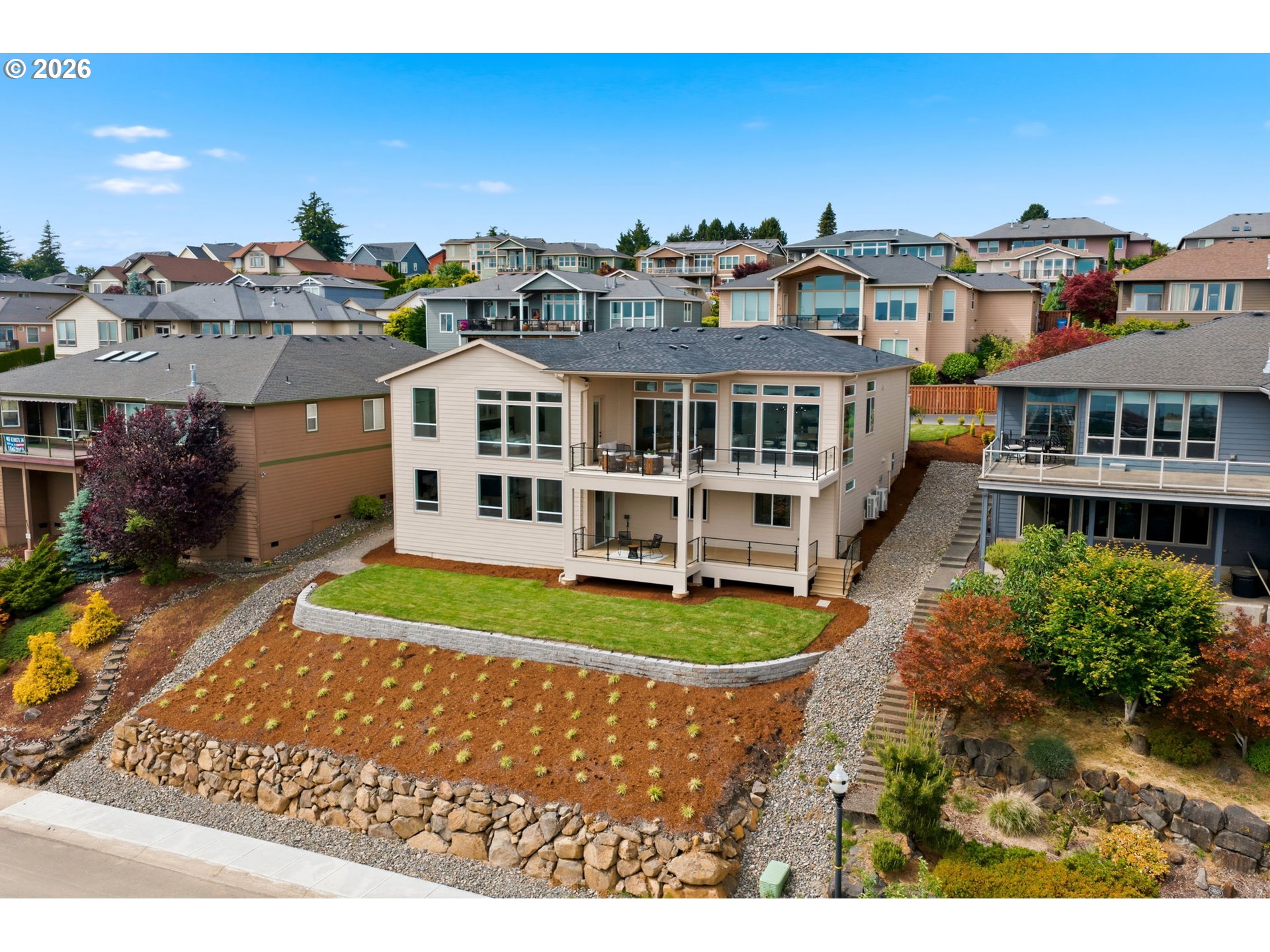 727 W ALDER CT