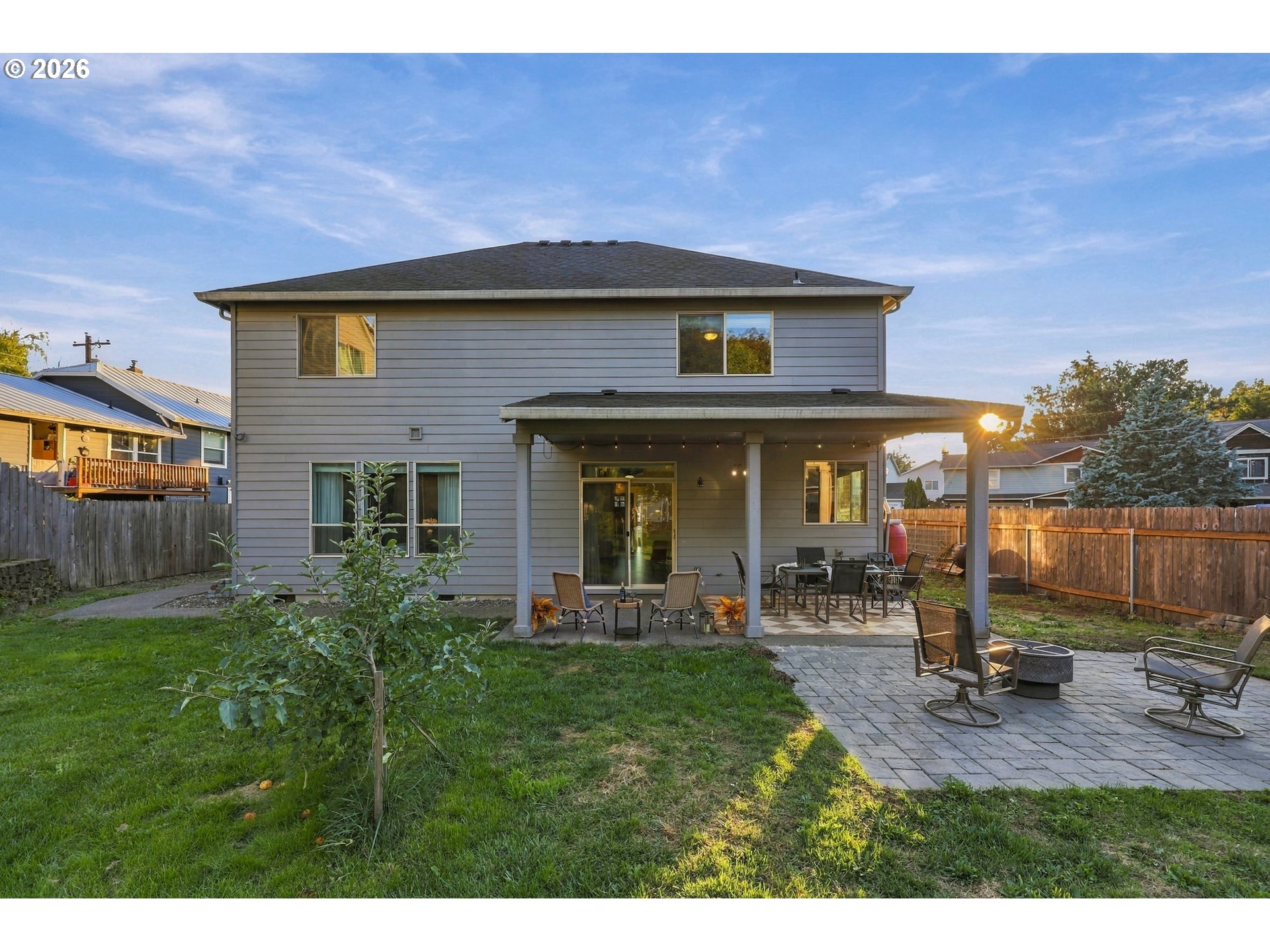 636 SW SIERRA ST