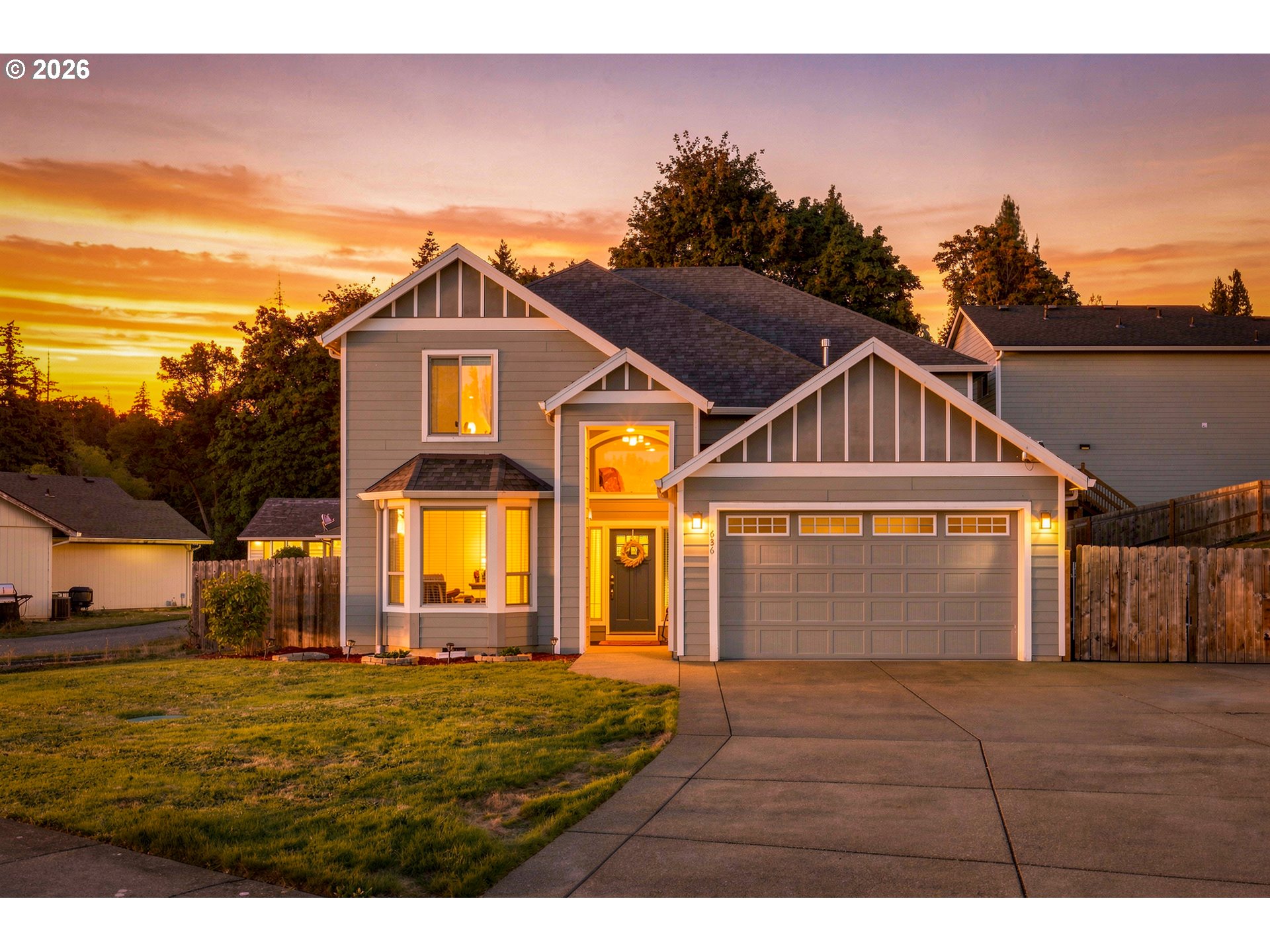 636 SW SIERRA ST
