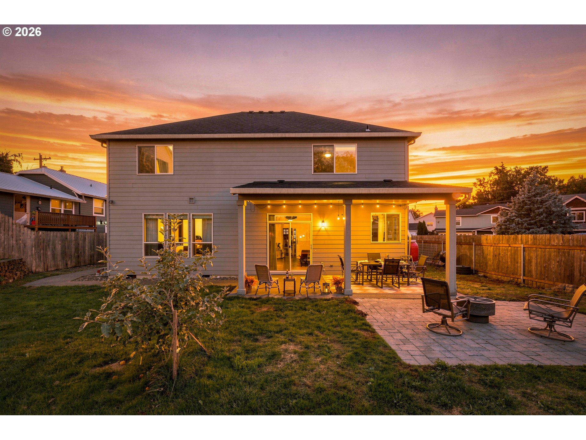 636 SW SIERRA ST
