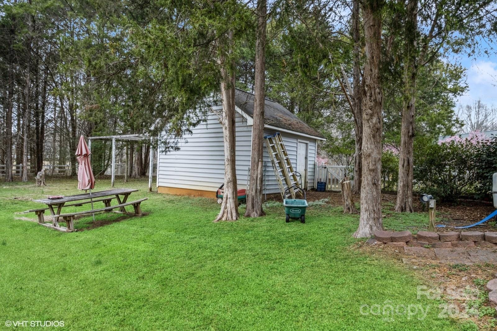 3500 Cedar Springs Drive SW