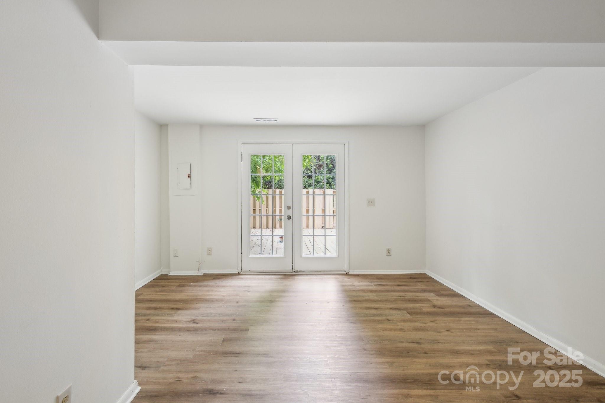 9424 Lexington Circle Unit: F