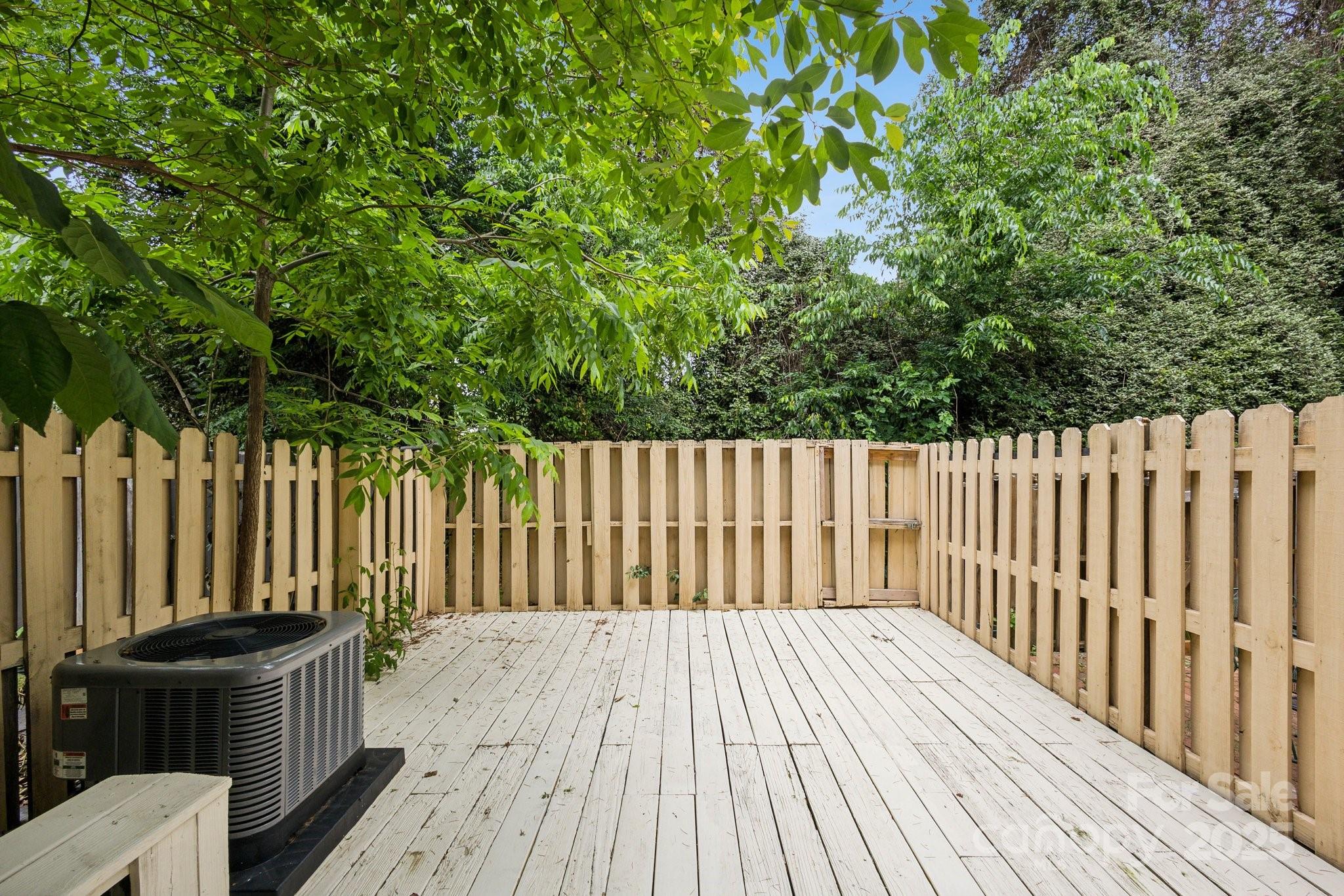 9424 Lexington Circle Unit: F