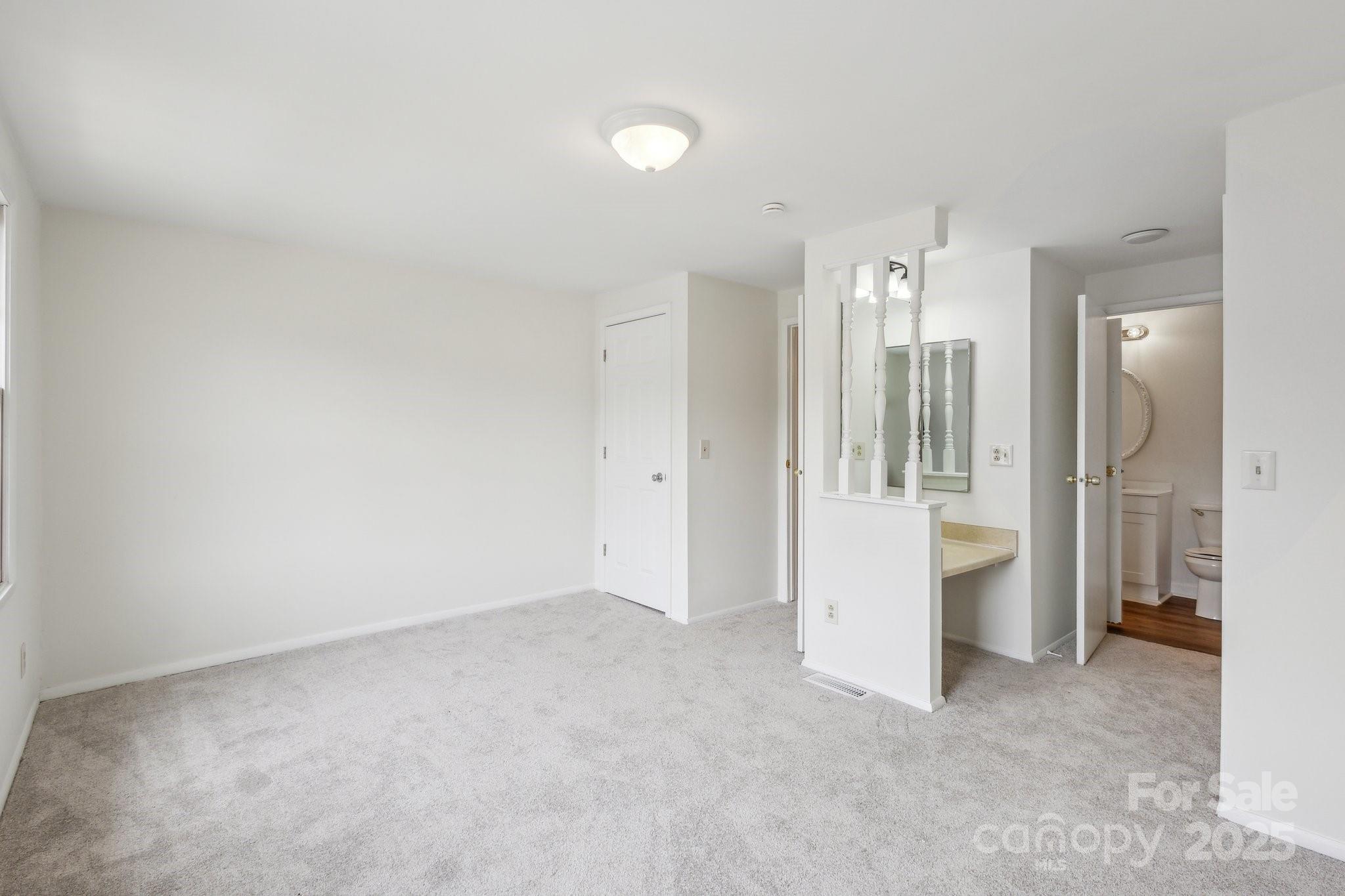 9424 Lexington Circle Unit: F