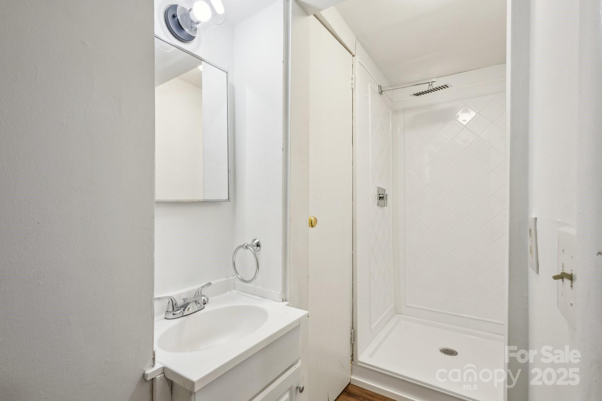 9424 Lexington Circle Unit: F