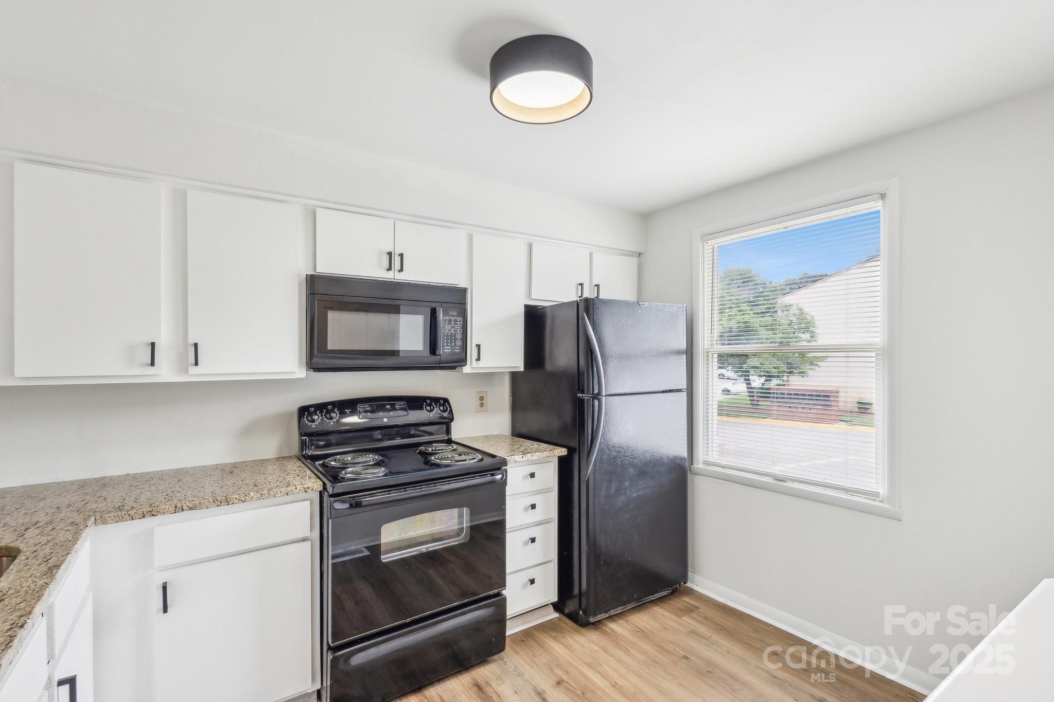 9424 Lexington Circle Unit: F