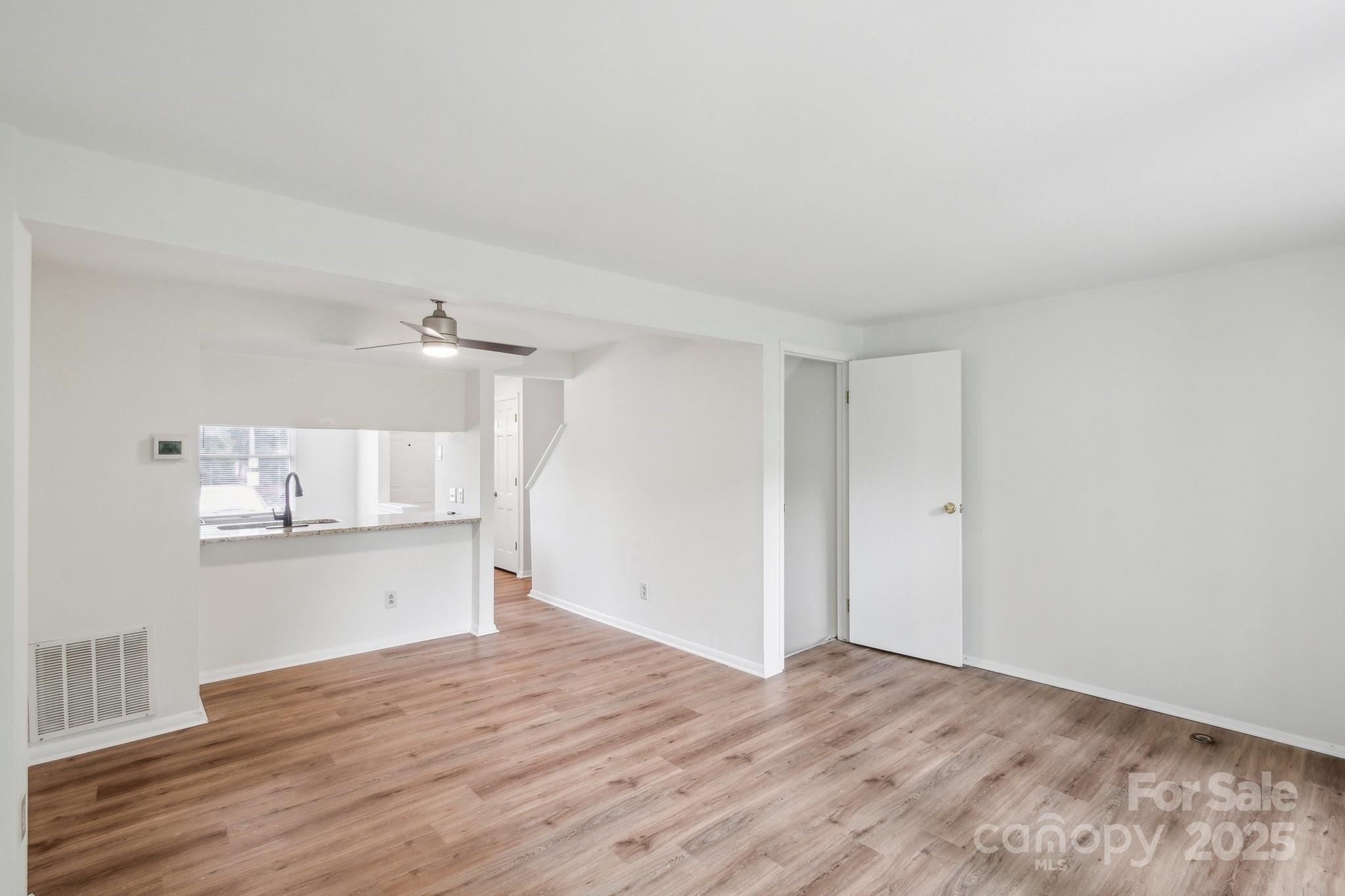 9424 Lexington Circle Unit: F