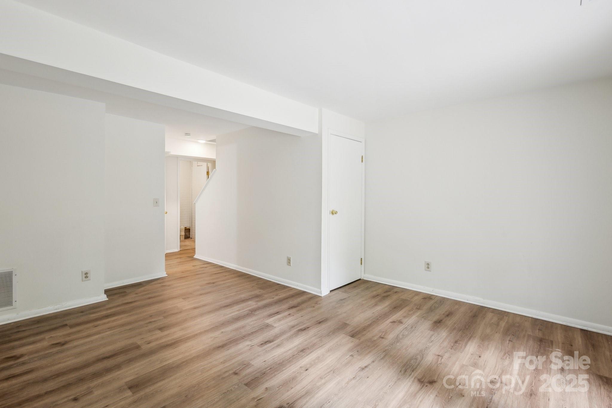 9424 Lexington Circle Unit: F